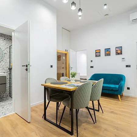 Deluxe4 With 2 Next To The Synagogue Free Air Conditioner, Sauna *