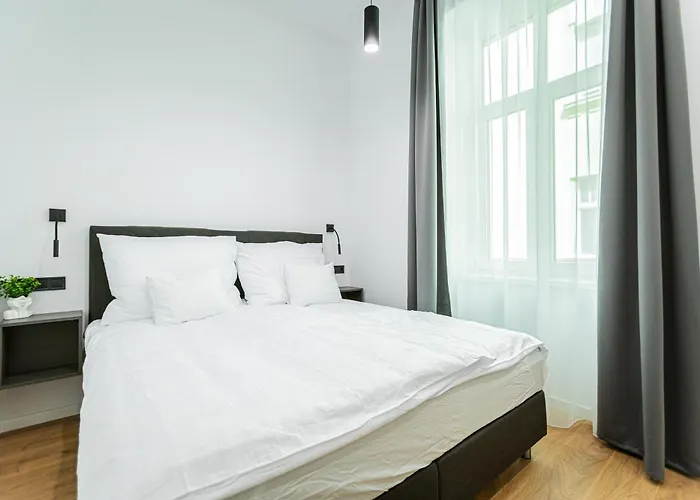 Deluxe4 With 2 Next To The Synagogue Free Air Conditioner, Sauna 아파트
